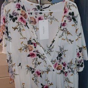Floral pendulum blouse 18/20W